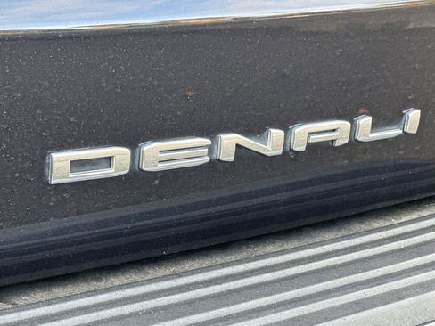 Used 2021 GMC Yukon Denali image 28