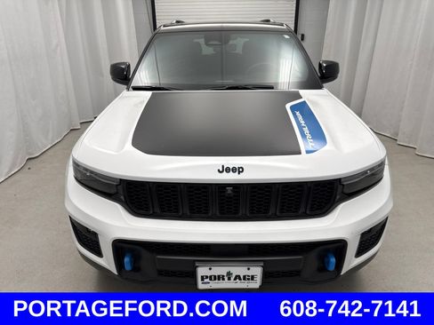 Used 2023 Jeep Grand Cherokee Trailhawk w/ Luxury Tech Group III AWD/4WD image 6