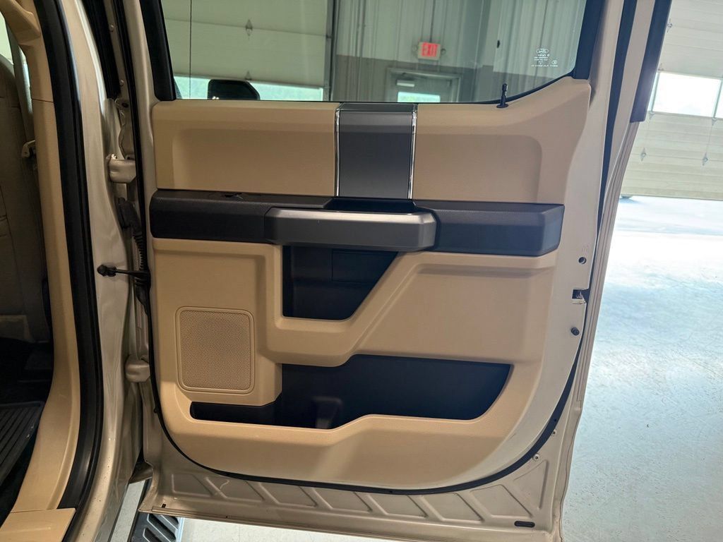 Used 2018 Ford F150 XLT w/ Equipment Group 302A Luxury AWD/4WD image 27