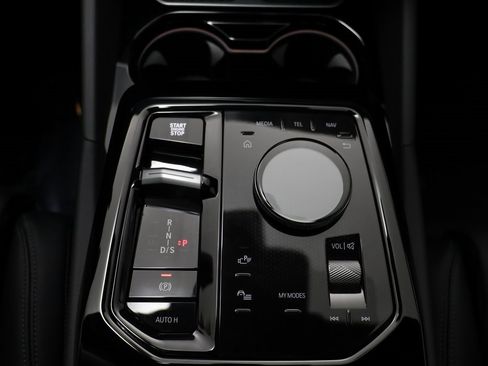 New 2026 BMW 530i xDrive w/ Premium Package image 12