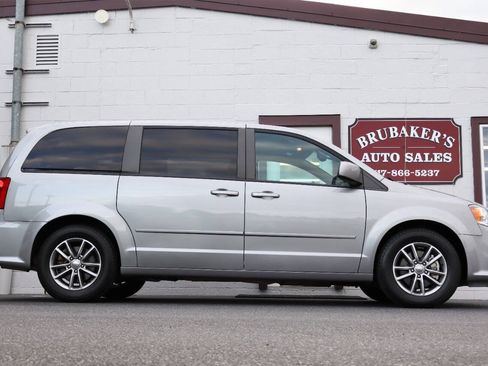 Used 2016 Dodge Grand Caravan SE FWD image 7