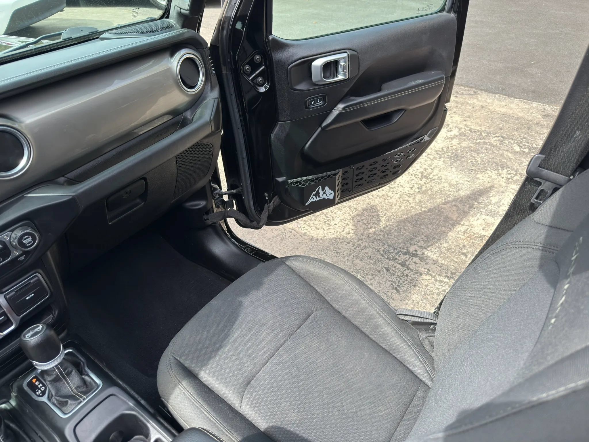Used 2020 Jeep Wrangler Unlimited Sahara AWD/4WD image 26
