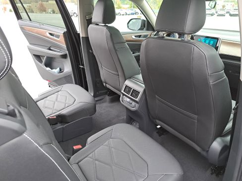New 2026 Volkswagen Atlas SE FWD image 11
