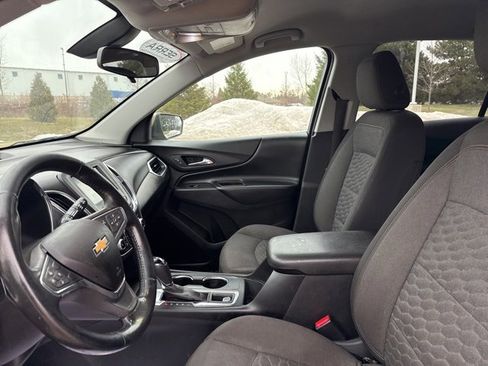 Used 2018 Chevrolet Equinox LT image 17