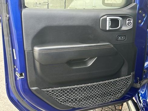 Used 2020 Jeep Wrangler Unlimited Sahara image 13