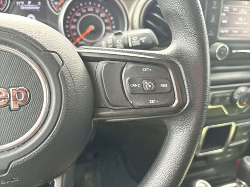 Used 2018 Jeep Wrangler Unlimited Sport image 10