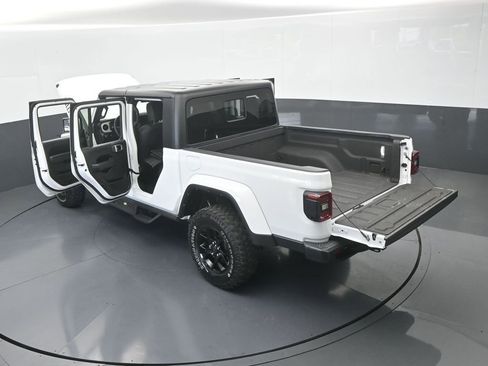 Used 2024 Jeep Gladiator Sport AWD/4WD image 60