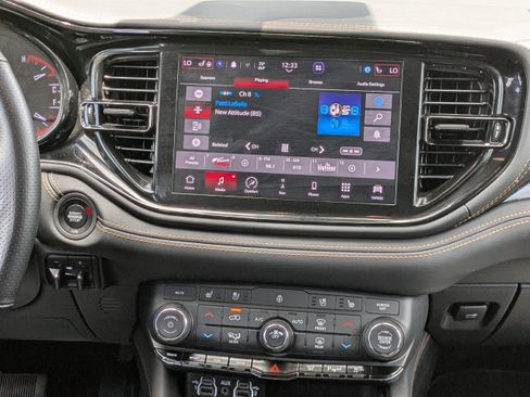Used 2025 Dodge Durango R/T AWD/4WD image 17