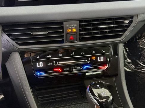 Certified 2026 Volkswagen Jetta SE FWD image 17