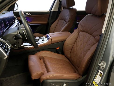 Certified 2024 BMW X7 xDrive40i image 10