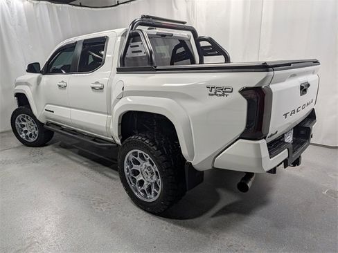 Used 2025 Toyota Tacoma TRD Sport image 10