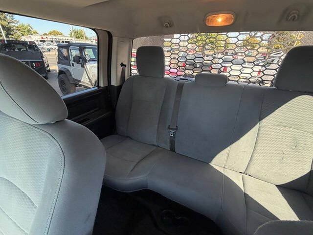 Used 2018 RAM 3500 Tradesman w/ Chrome Appearance Group AWD/4WD image 25