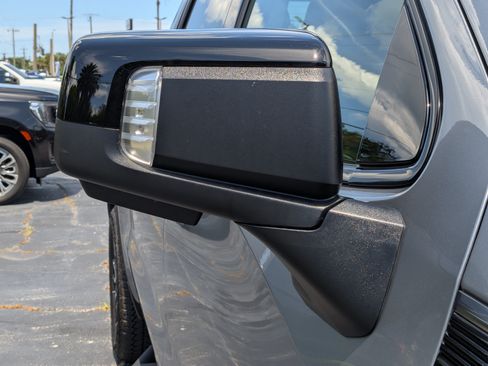Certified 2025 GMC Sierra 1500 AT4 w/ AT4 Premium Package AWD/4WD image 11