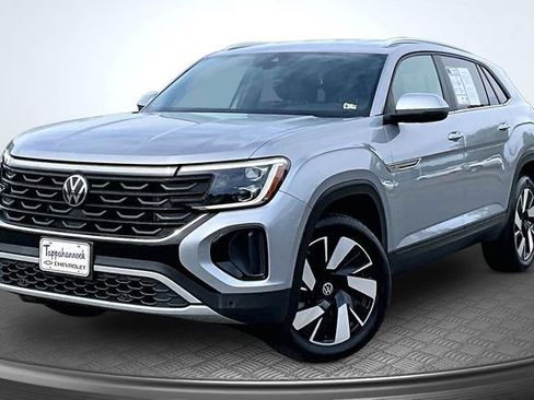Used 2024 Volkswagen Atlas Cross Sport SE FWD image 1