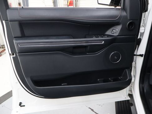Used 2022 Ford Expedition Limited AWD/4WD image 12
