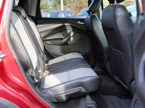 Used 2019 Ford Escape SE image 12