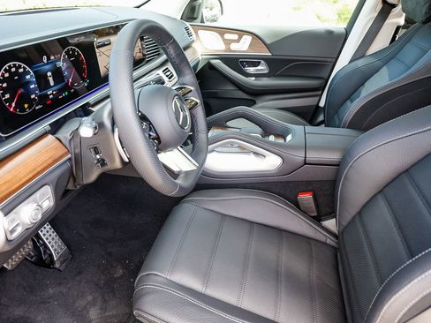 New 2026 Mercedes-Benz GLS 450 4MATIC image 19