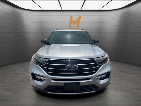 Used 2020 Ford Explorer XLT w/ Equipment Group 202A AWD/4WD image 8