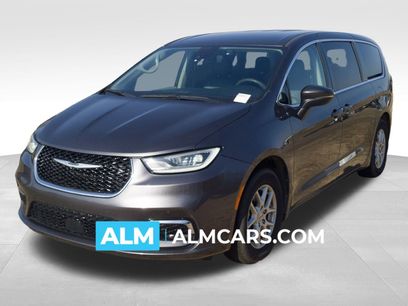Used 2023 Chrysler Pacifica Touring-L