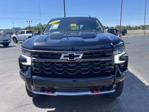 Used 2023 Chevrolet Silverado 1500 ZR2 w/ Technology Package AWD/4WD image 10