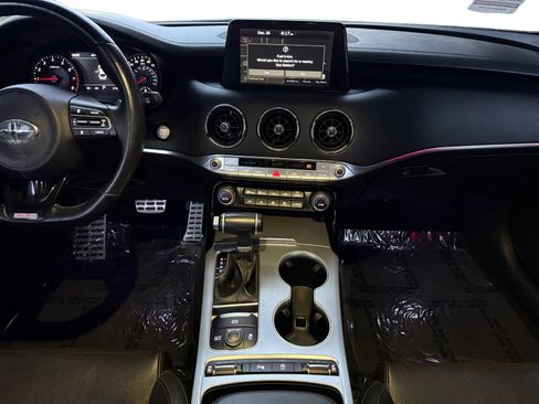 Used 2019 Kia Stinger GT1 image 9