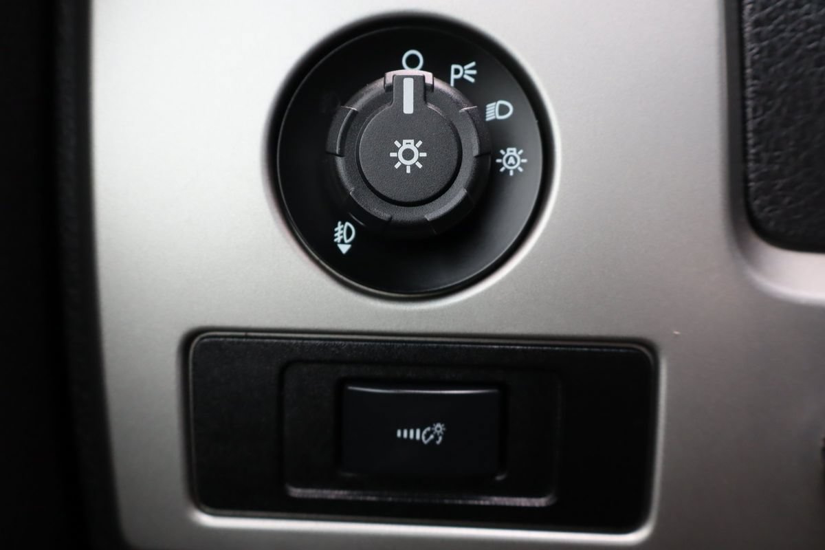 Used 2014 Ford F150 FX4 w/ Equipment Group 401A Mid AWD/4WD image 28