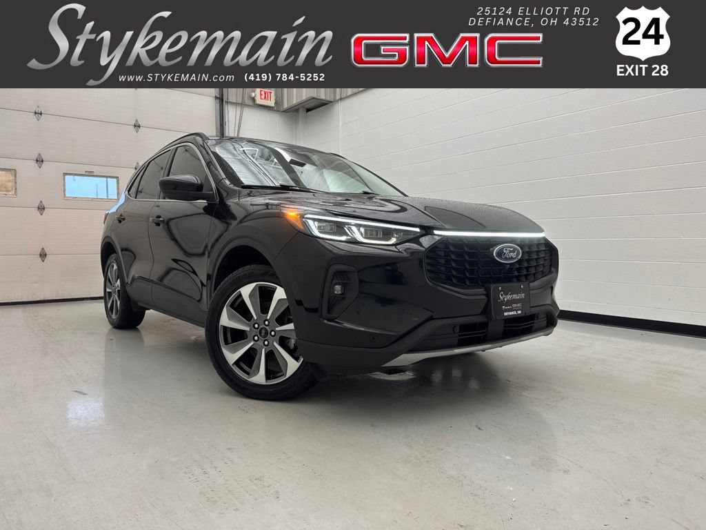 Used 2024 Ford Escape Platinum AWD/4WD image 1