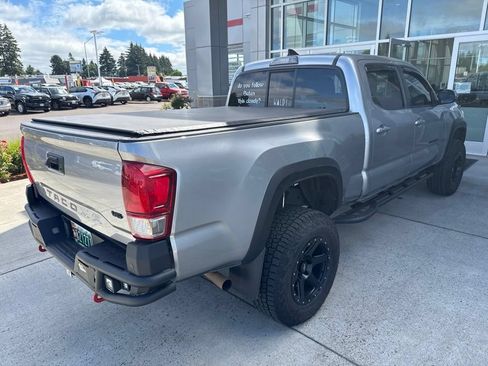 Used 2016 Toyota Tacoma TRD Sport AWD/4WD image 4