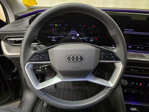 Used 2025 Audi Q5 Premium w/ Convenience Package image 16