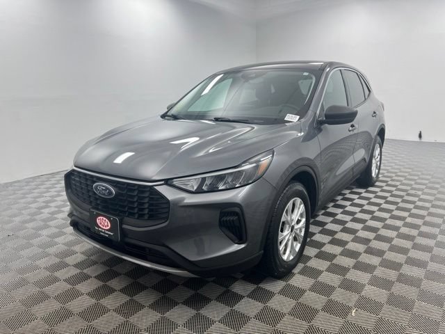Used 2023 Ford Escape Active AWD/4WD image 2