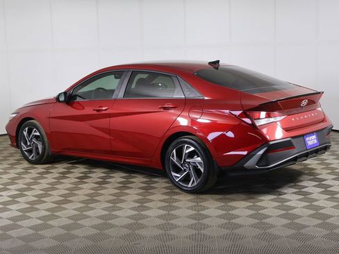 Used 2025 Hyundai Elantra Sport FWD image 8