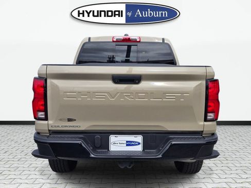 Used 2023 Chevrolet Colorado Z71 w/ Z71 Convenience Package 2 AWD/4WD image 8