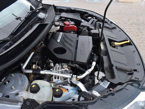 Used 2025 Nissan Rogue SL FWD image 21