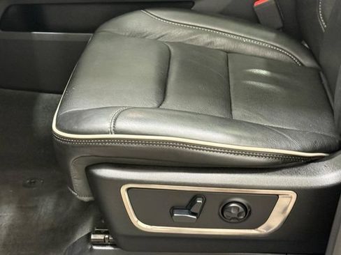 Used 2020 RAM 1500 Limited w/ Black Appearance Package AWD/4WD image 21