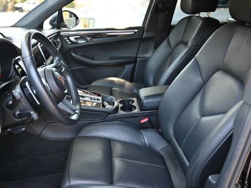 Used 2024 Porsche Macan AWD/4WD image 48