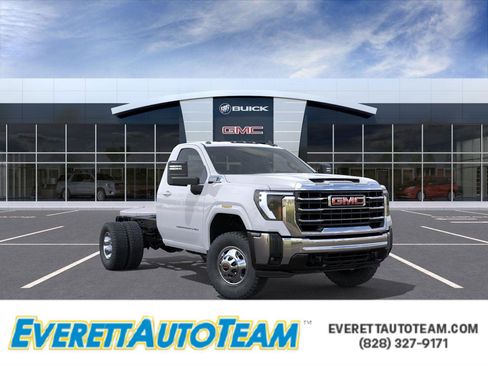 New 2026 GMC Sierra 3500 SLE image 1