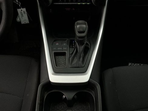 Used 2020 Toyota RAV4 LE image 13