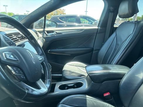 Used 2017 Lincoln MKC Reserve FWD image 17