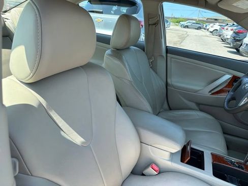 Used 2010 Toyota Camry XLE FWD image 22