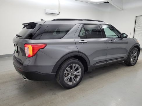 Used 2021 Ford Explorer XLT w/ Equipment Group 202A AWD/4WD image 10