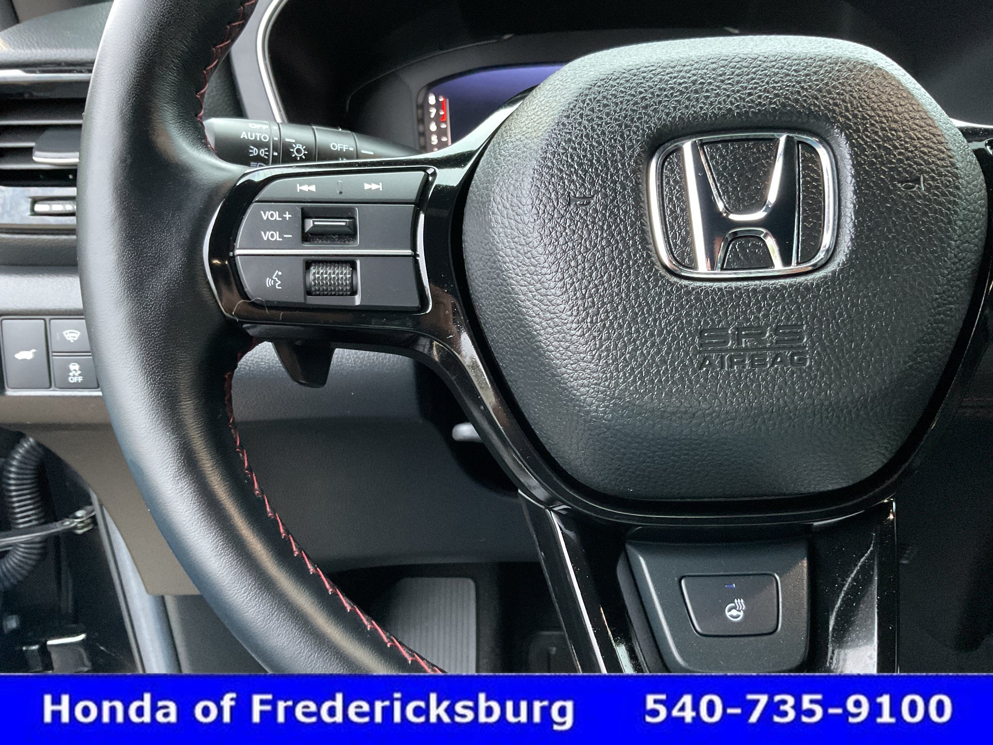 Certified 2025 Honda Pilot Black Edition image 36