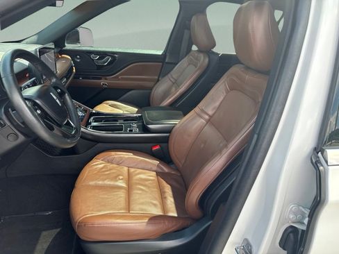 Used 2024 Lincoln Aviator Reserve w/ Equipment Group 201A RWD image 10