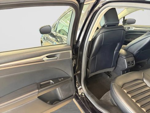 Used 2020 Ford Fusion SEL FWD image 14