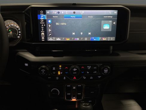 New 2026 Jeep Wrangler Unlimited Sahara AWD/4WD image 8
