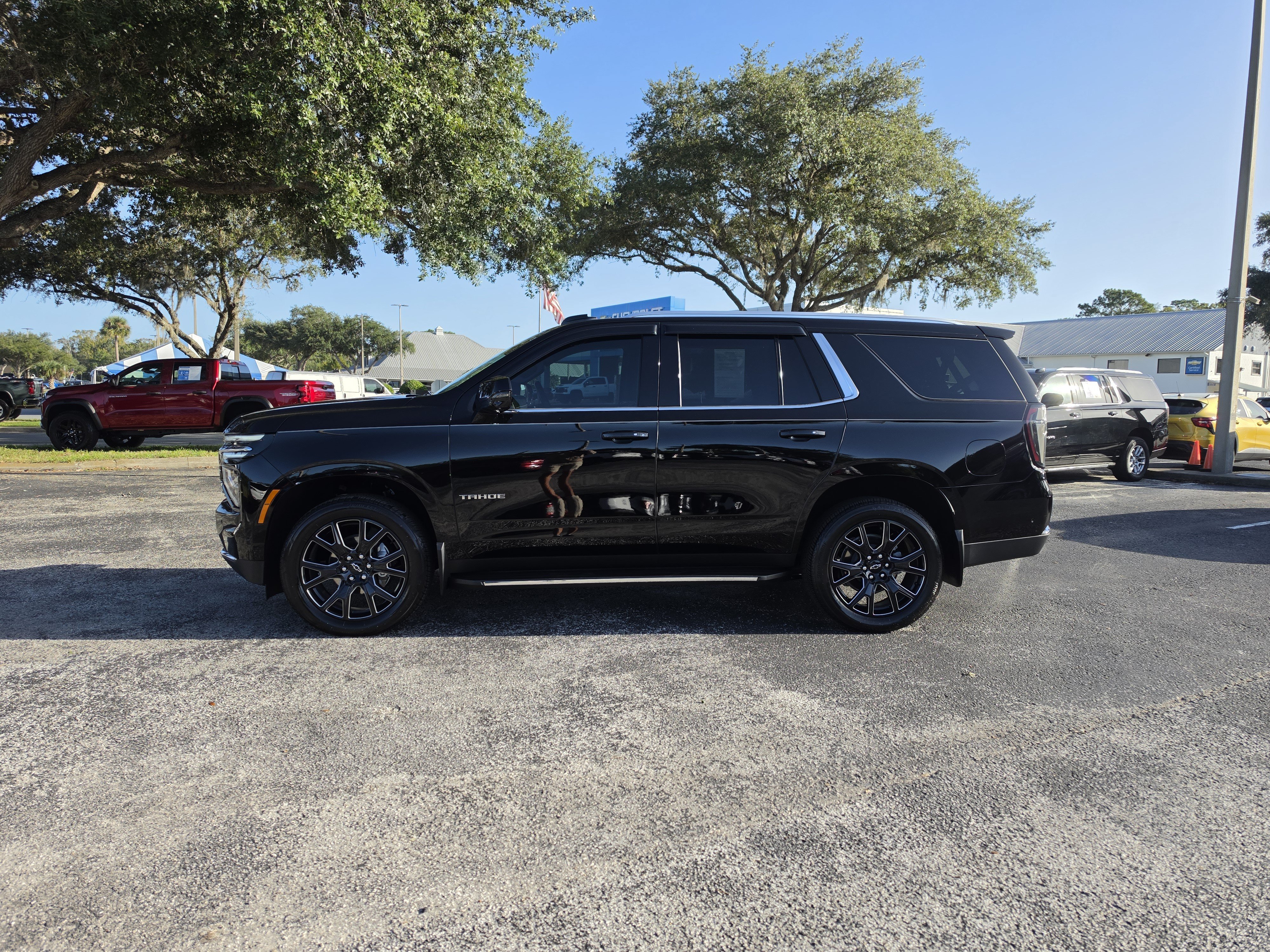 Used 2026 Chevrolet Tahoe LT w/ Comfort Package AWD/4WD image 9