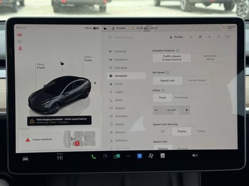 Used 2023 Tesla Model 3 Standard Range image 18