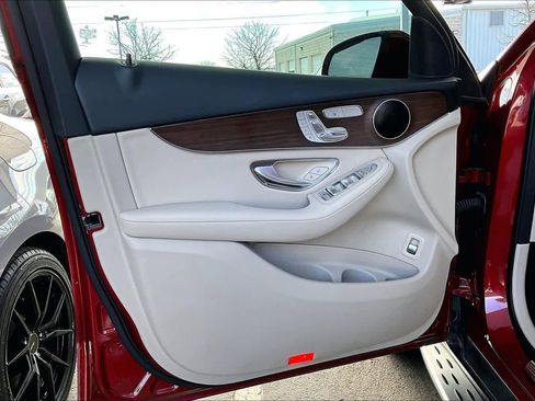 Certified 2020 Mercedes-Benz GLC 300 image 22