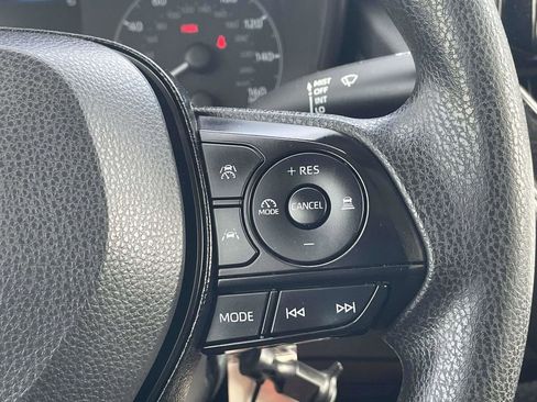 Used 2025 Toyota Corolla LE FWD image 28