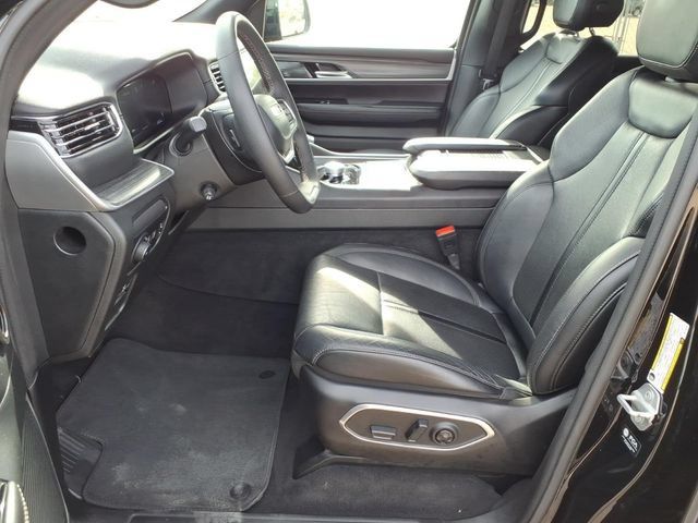 Used 2024 Jeep Wagoneer Series II w/ Flexible Seating Group RWD image 10