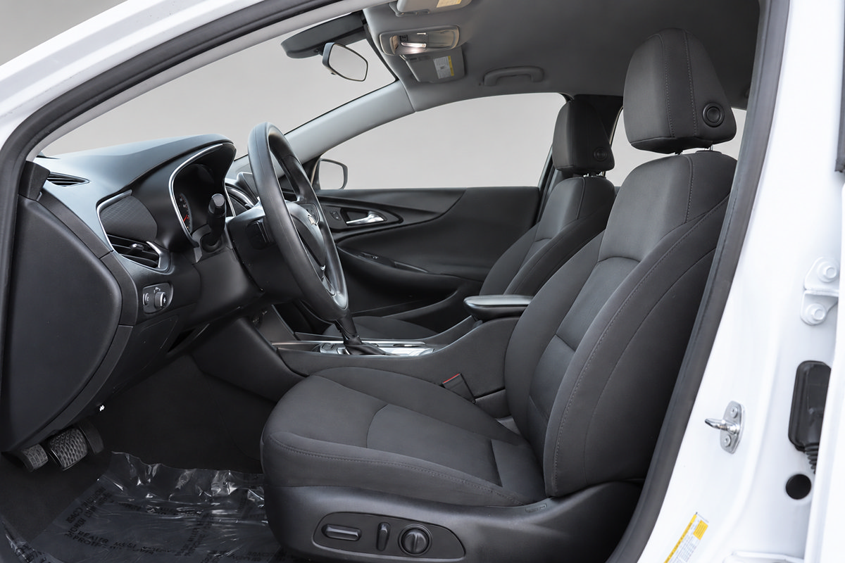 Used 2020 Chevrolet Malibu LT FWD image 25
